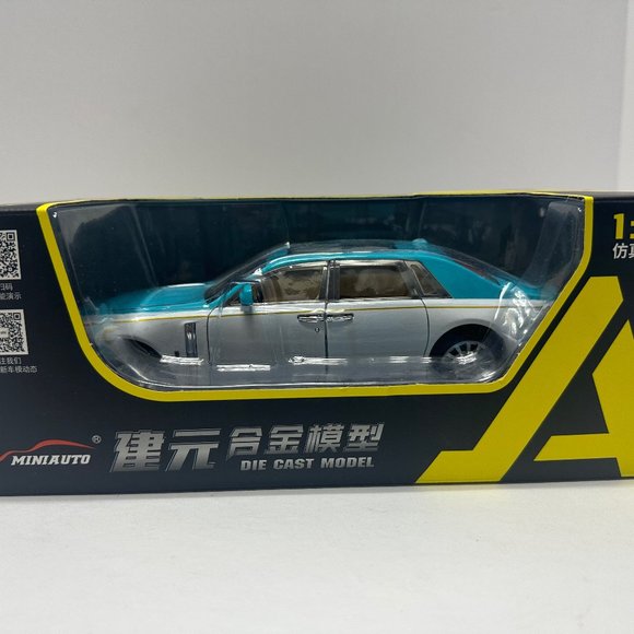 1:24 Rolls-Royce Phantom Metal Diecast White Tiffany Blue WITH LEDS Roll-Back - Picture 10 of 10